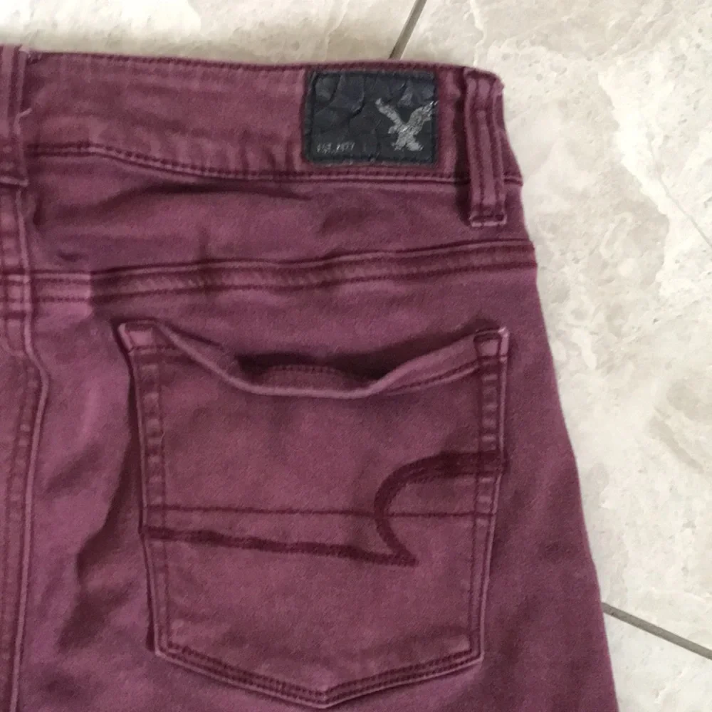 AMERICAN EAGLE Women Super Stretch Hi Rise Shortie Plum Denim Shorts | 4